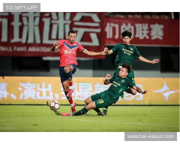 浙江队中场核心表现出色，组织进攻有序，浙江队 中甲